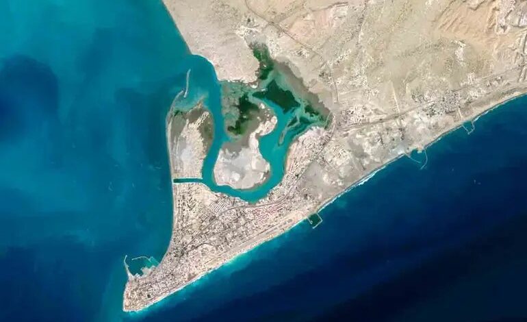 Irán amenaza con cerrar el Estrecho de Ormuz y sacude el mercado mundial del petróleo