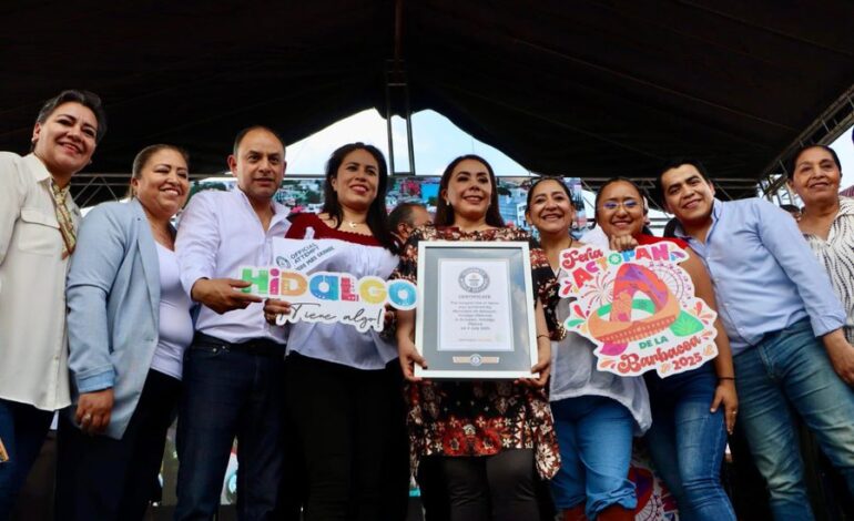 Actopan obtiene Récord Guinness de la línea de tacos de barbacoa más larga del mundo
