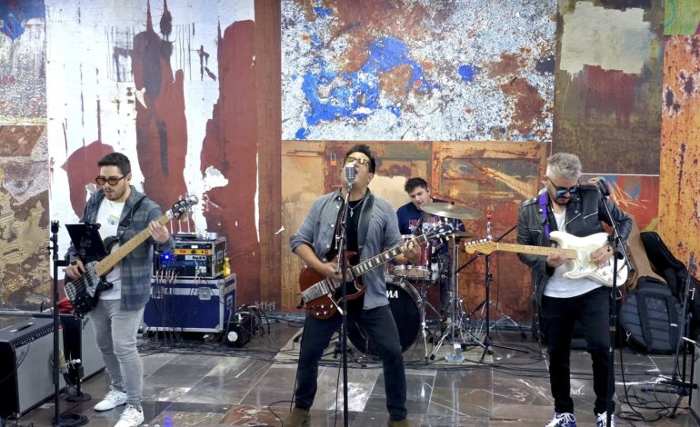 ROCK & LOVERS RINDE HOMENAJE A CALAMARO Y ANUNCIA SU PRÓXIMO ESTALLIDO SONORO