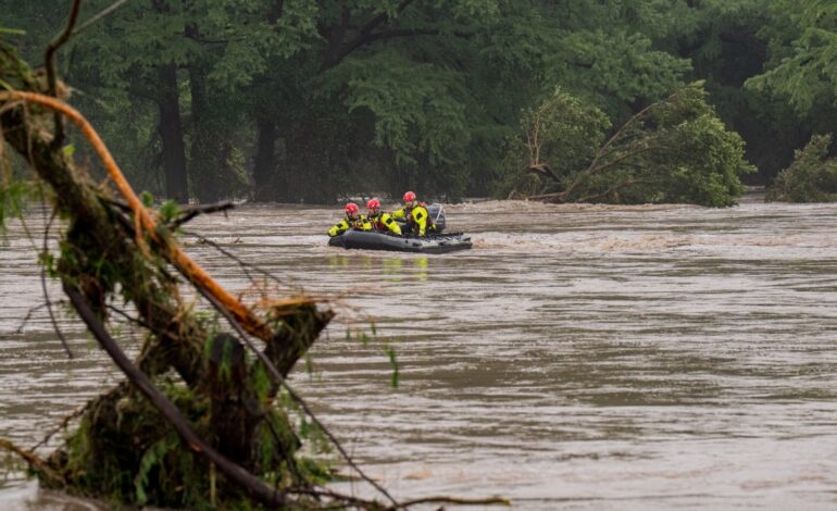 Aumenta a 24 muertos el saldo por inundaciones súbitas en Texas
