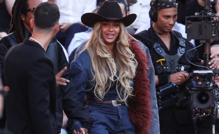 Roban música inédita de Beyoncé guardada en memorias USB que estaban dentro de un auto en EE.UU.