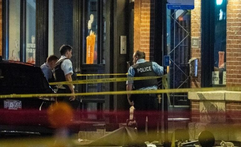 Tiroteo en Chicago: matan a 4 personas y hieren a 14 más afuera de una discoteca