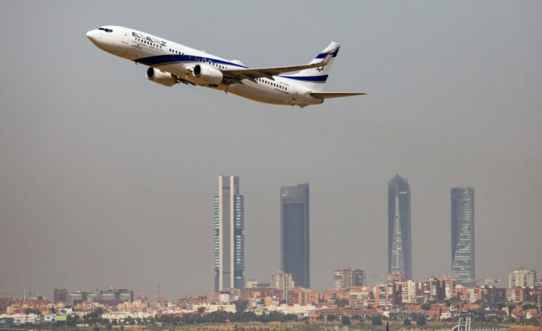 Aeropuerto de Barajas colapsa: largas filas y retrasos por falta de policías